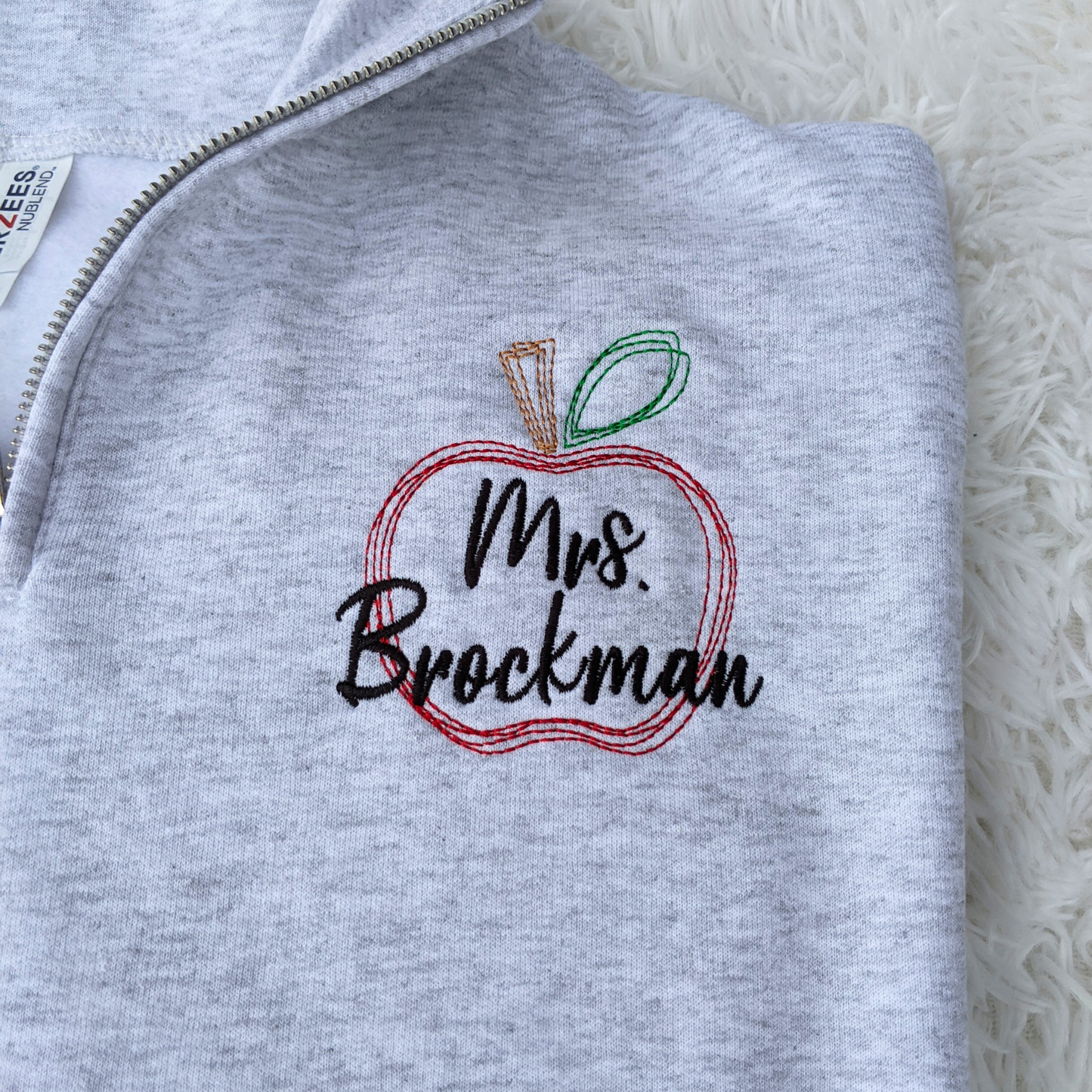 Sweatshirt - Quarter Zip - Outlined Apple With Name