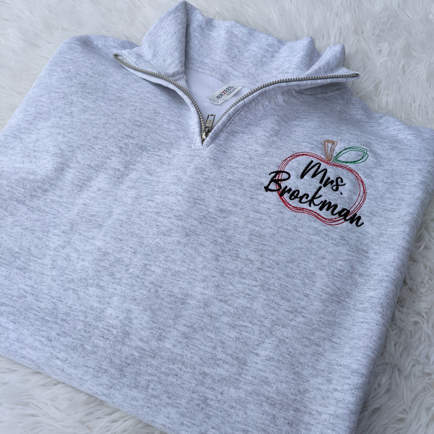 Sweatshirt - Quarter Zip - Outlined Apple With Name