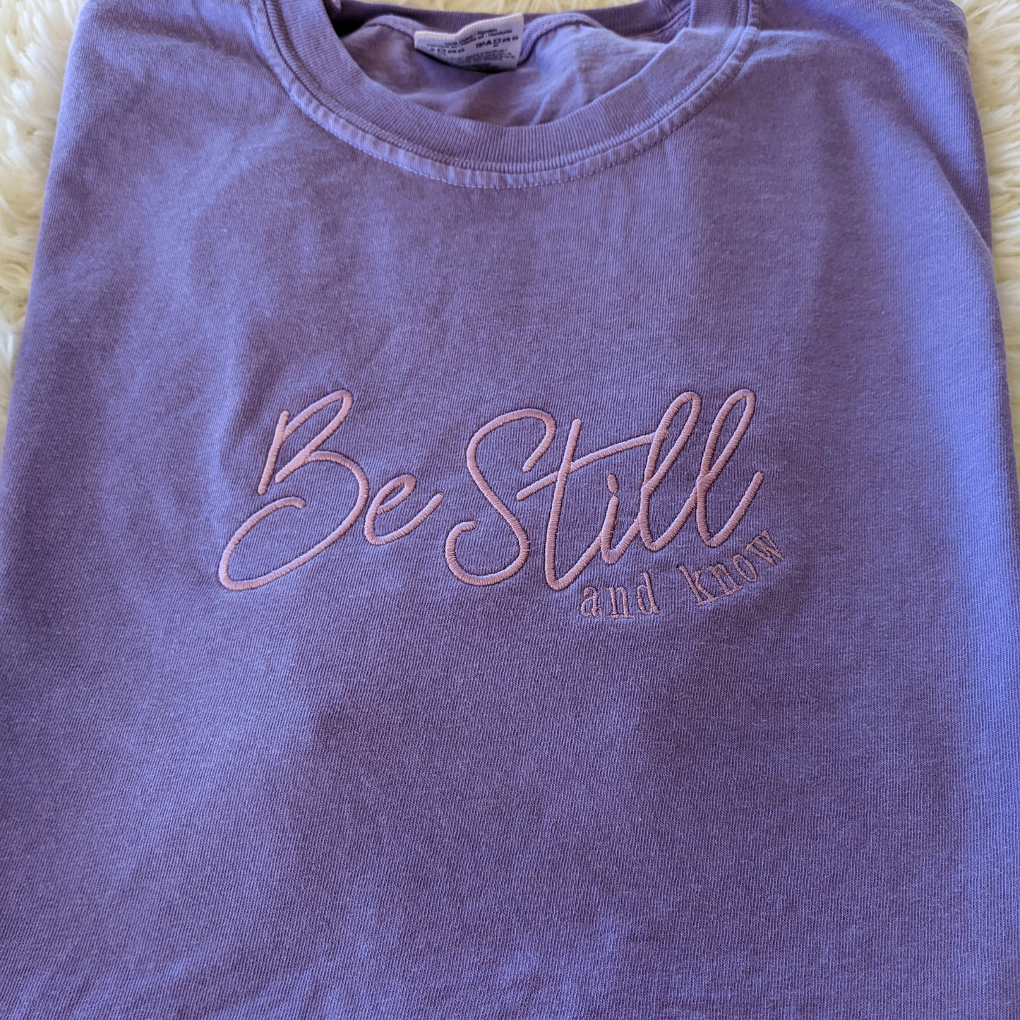 T-shirt - Be Still and Know