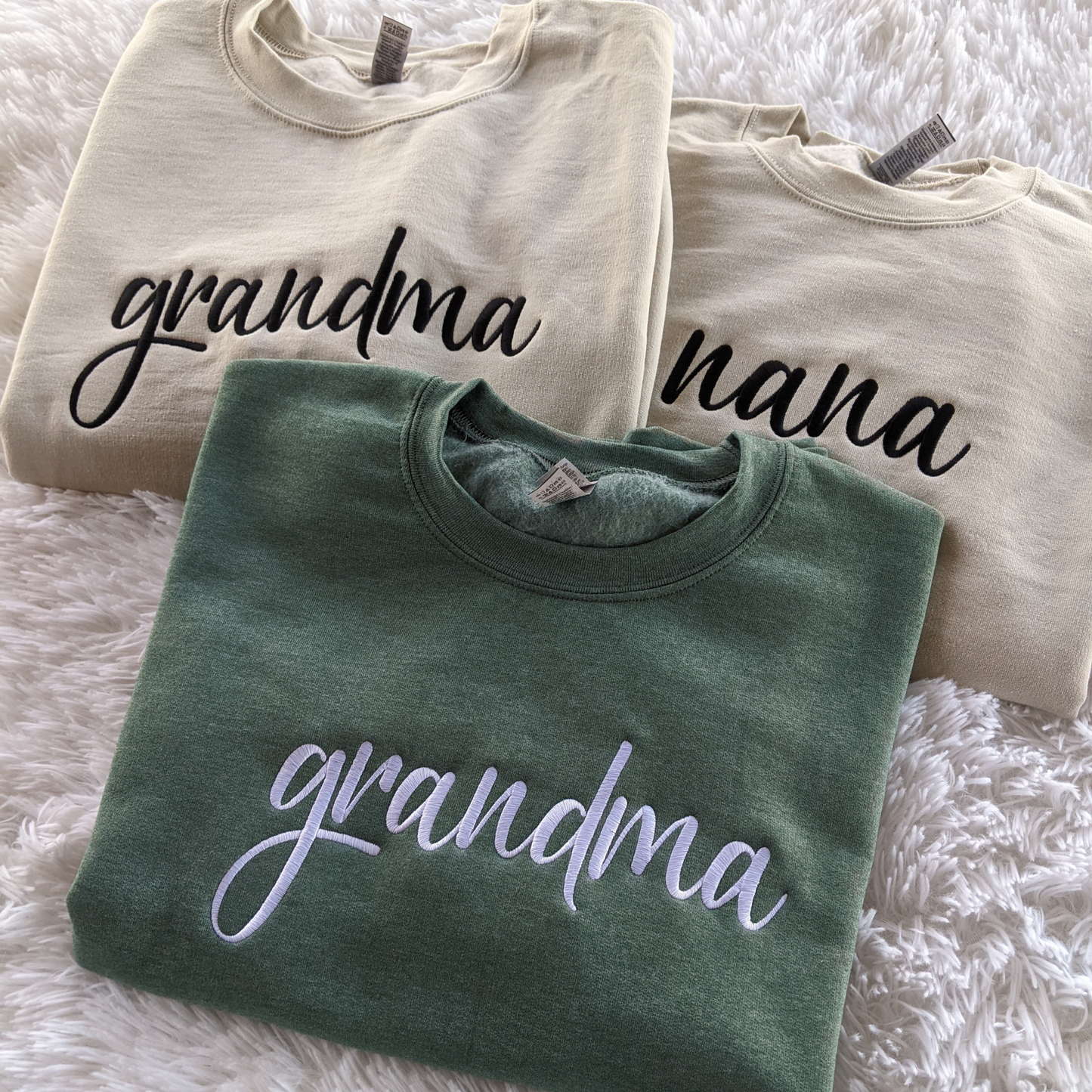 Sweatshirt - Crewneck - "mama" Cursive Font With Sleeve